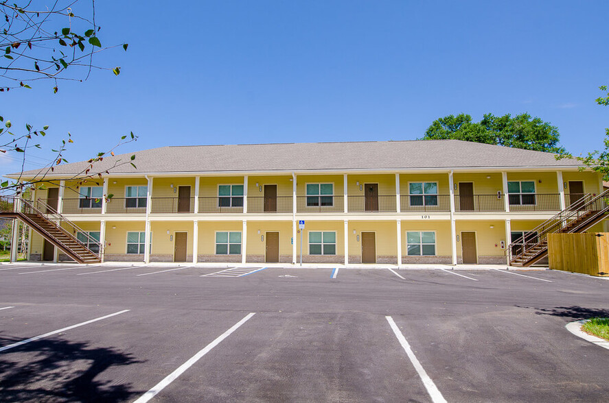 Building Photo - Church Street Apartments