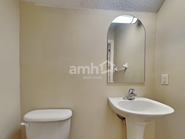 Building Photo - 11514 Bellamar Street