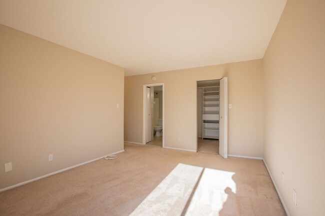 Building Photo - Lovely 2 BR/2 BA Condo in Beltsville!