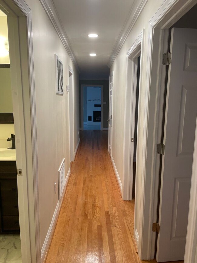 Building Photo - 4 BR 3 BA house on corner lot