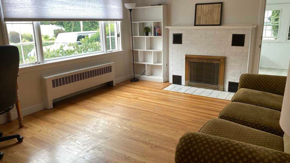 Building Photo - 72 Holyoke St