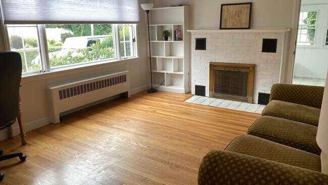 Building Photo - 72 Holyoke St