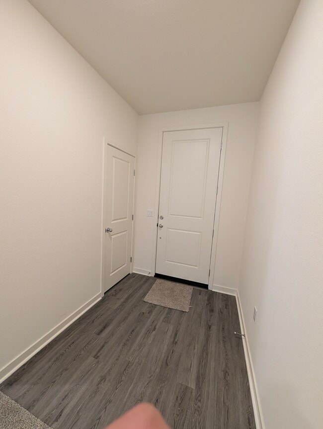 Building Photo - 821 Highlands Dr