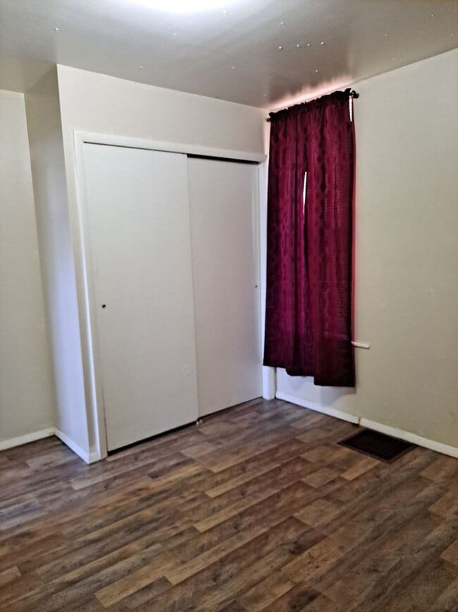 Building Photo - 511 Belmont Ave