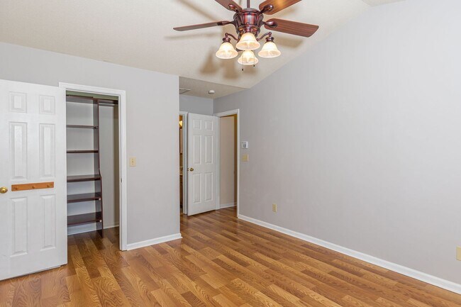 Building Photo - Immaculate updated 2 story 3 bedroom 2.5 bathroom house in the Briarwood area Greensboro