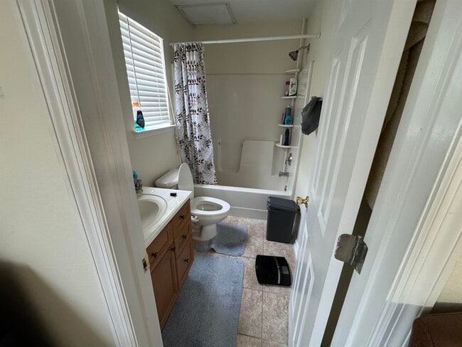 Building Photo - 2758 Westbrook Ct