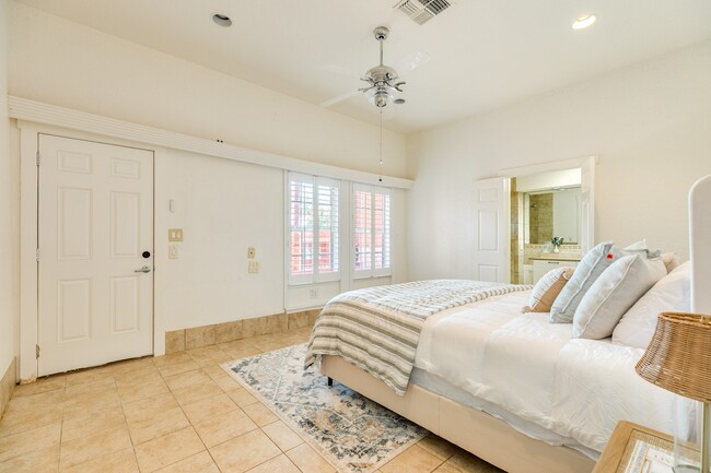 Building Photo - 411 Sailfish