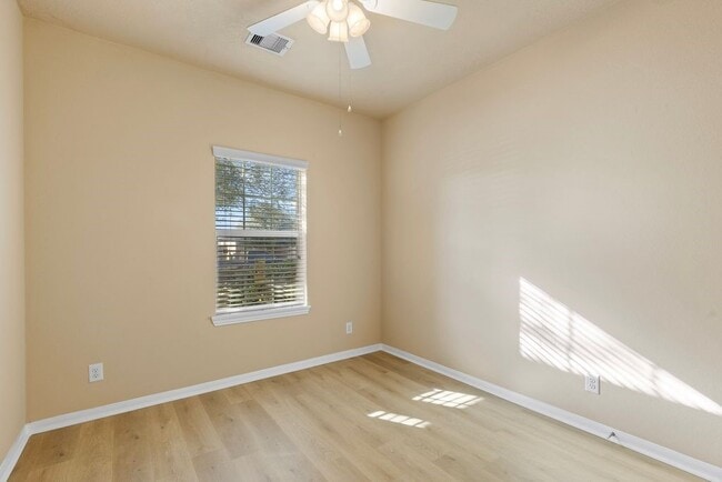 Building Photo - 7014 Hazelnut Ln