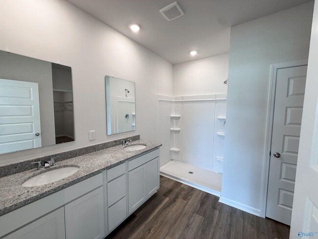 Building Photo - 124 Betty Williams Dr