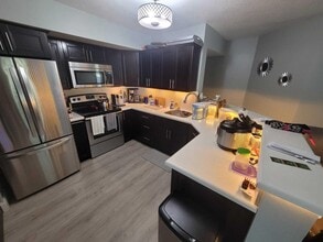 Building Photo - 208 Villa Cir