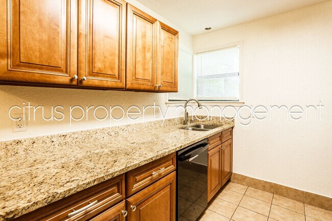 Building Photo - Winter Park 2/2 Condo in Charming Parkview...