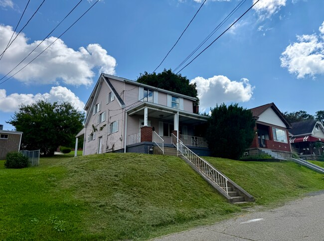 Building Photo - 5407 Halchess St