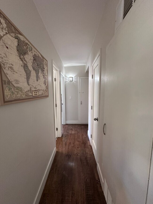 Building Photo - Open Floor Plan in this Stunning 3 bedroom 2 bath home in Imperial Beach!