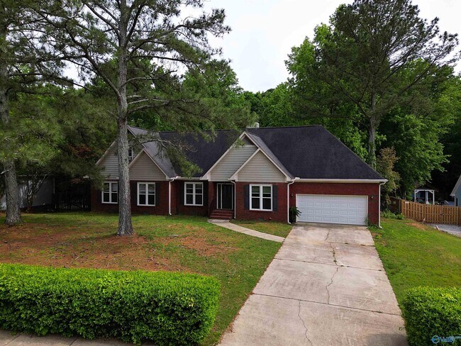 Building Photo - 192 Rosecliff Dr