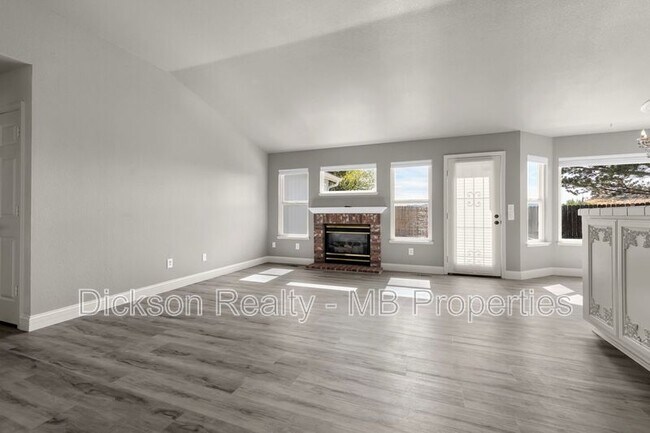 Building Photo - 970 Teresa Pl