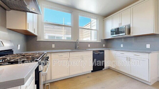Building Photo - 769 18th Ave