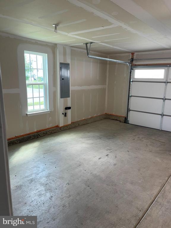 Building Photo - 331 S Parkway Dr