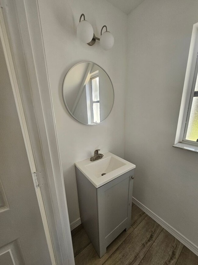 Building Photo - 1406 36th Ave