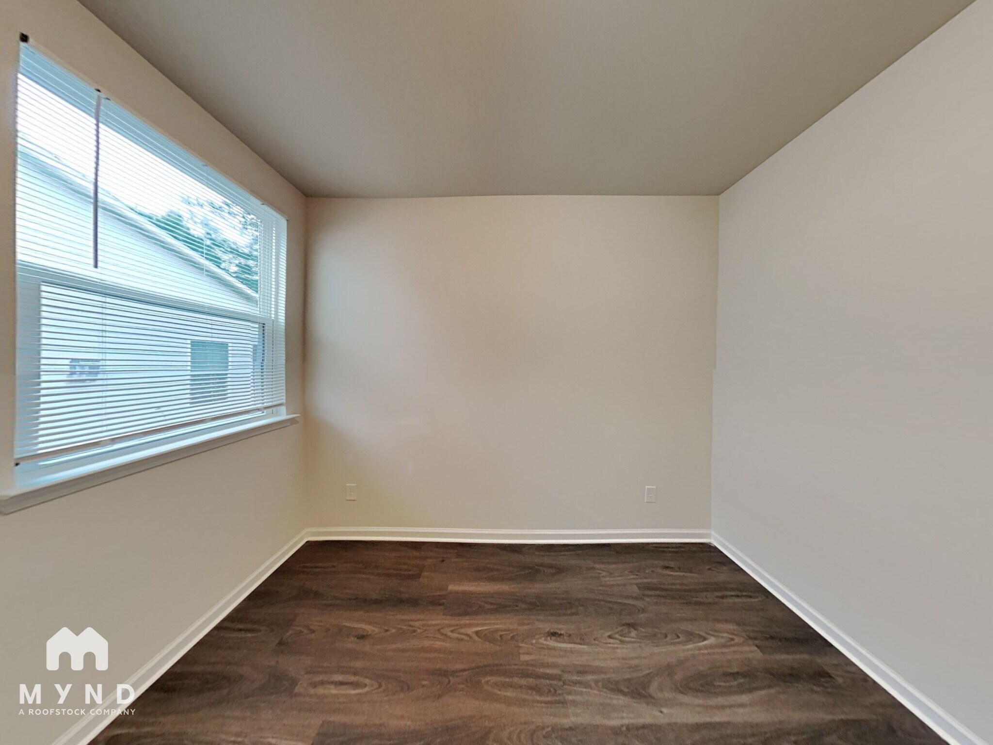 Building Photo - 667 Riverwood Pass