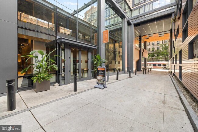 Building Photo - 1213 Walnut St