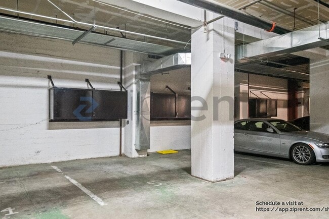 Building Photo - 1755 Broadway