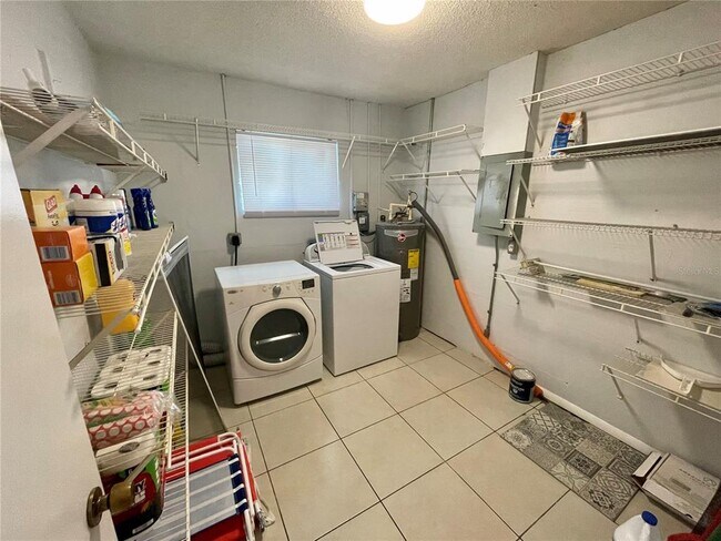 Building Photo - 2101 Utica Dr