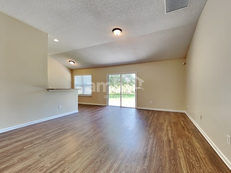 Building Photo - 11418 Deep Springs Dr S
