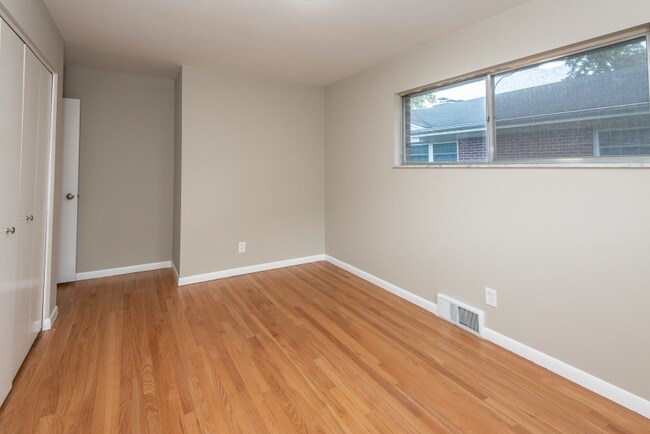 Building Photo - 1014 Romine Dr