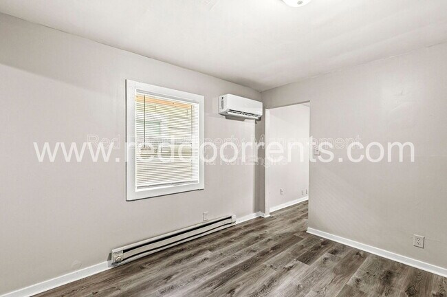 Building Photo - 970 Edgemont Ave