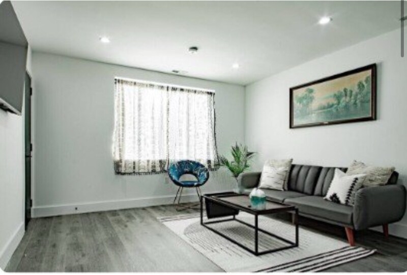 Building Photo - 1530 Neal St NE