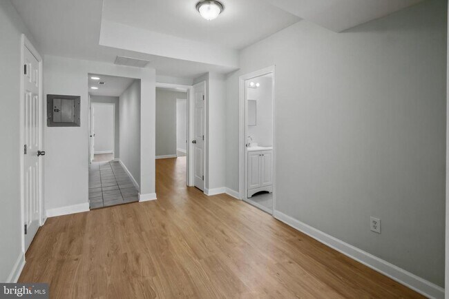 Building Photo - 182 36th St NE