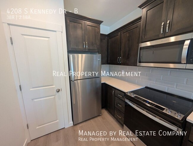 Building Photo - 4208 S Kennedy Dr