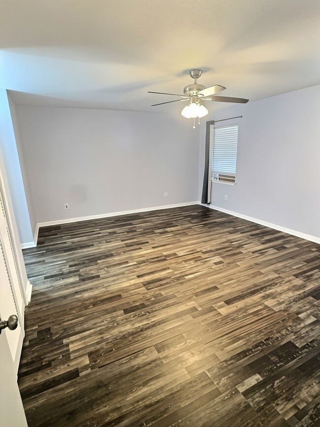 Building Photo - Spacious 3/2 Living in the Heart of Ocean Springs
