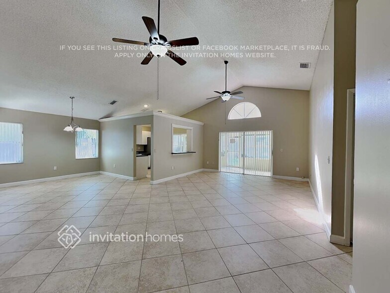 Building Photo - 12152 NW 35th Pl