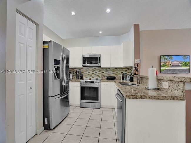 Building Photo - 938 Bluewood Terrace