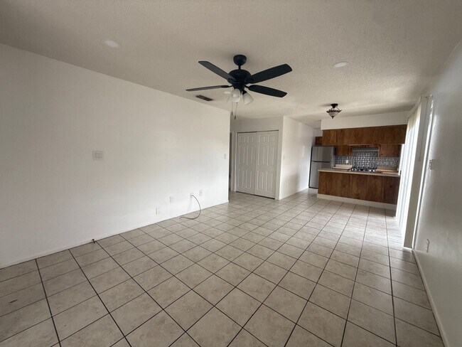 Building Photo - 5320 SE 28th Ln