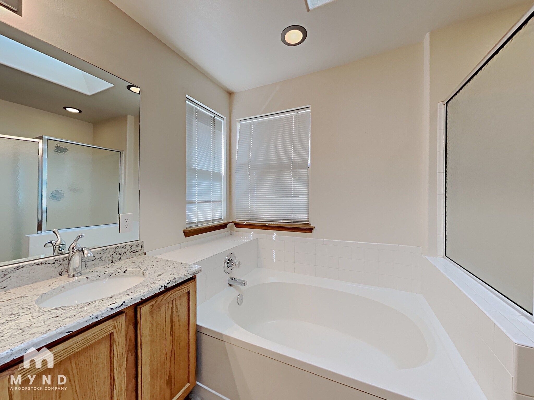 Building Photo - 5839 Instone Cir