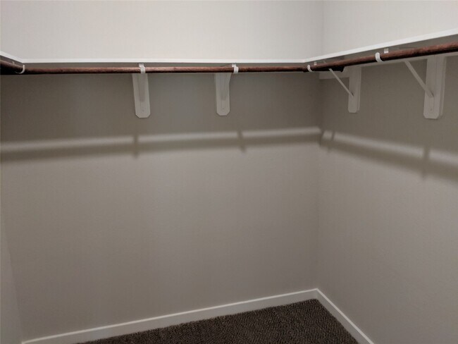 Building Photo - 202 Oakcrest