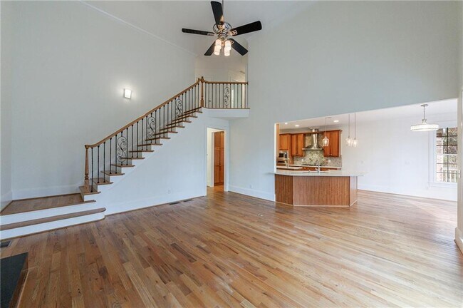 Building Photo - 125 River N Cir