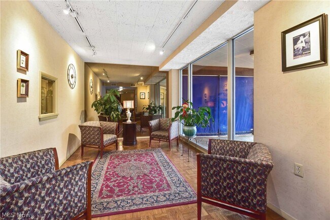 Building Photo - 11850 Edgewater Dr