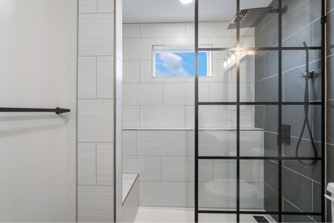 Building Photo - 1015 W 3000 N