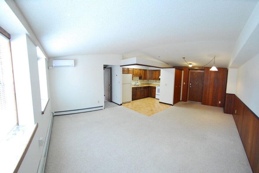 Apt. 02 Living Room - Lincoln Apartments LLC