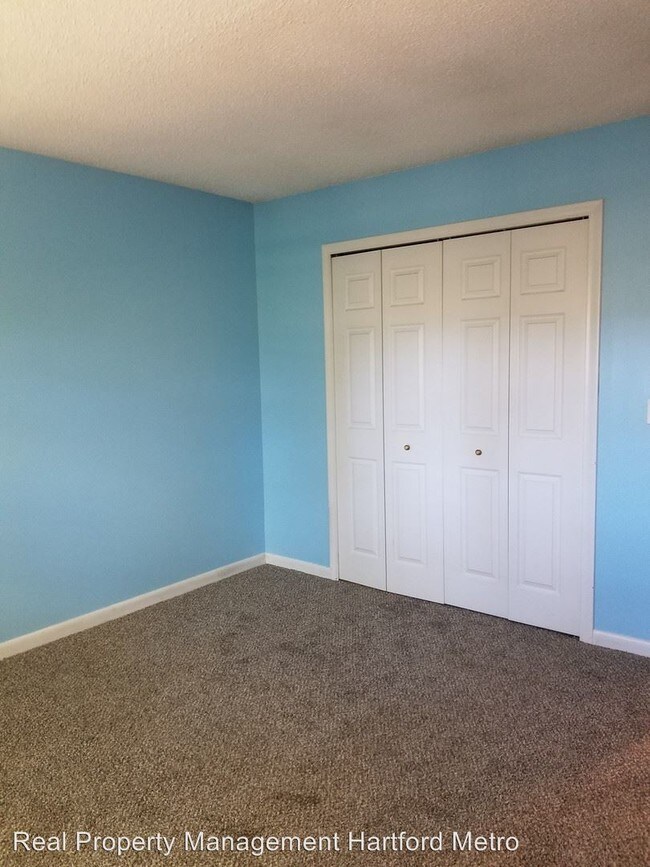 Building Photo - 2 br, 2 bath House - 711 Twin Circle Dr