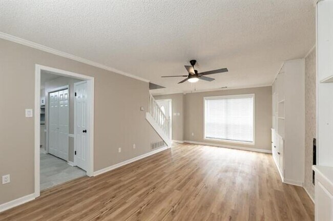 Building Photo - 9102 Valkrie Ln