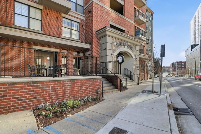 Building Photo - Bristol On Broadway Nashville