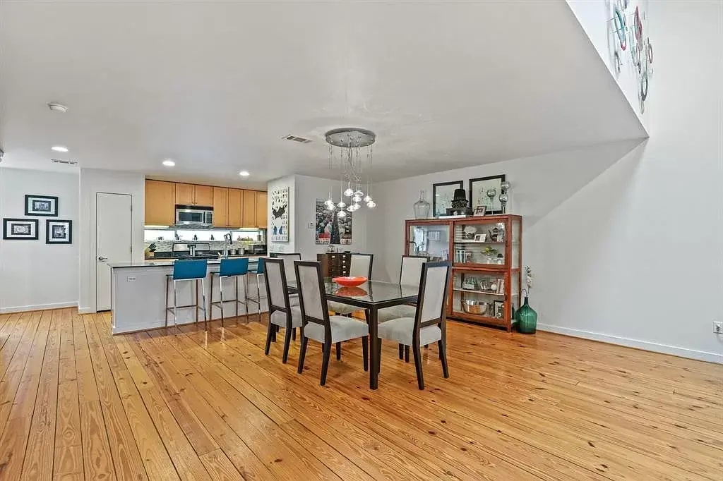 Building Photo - 2809 Crawford St