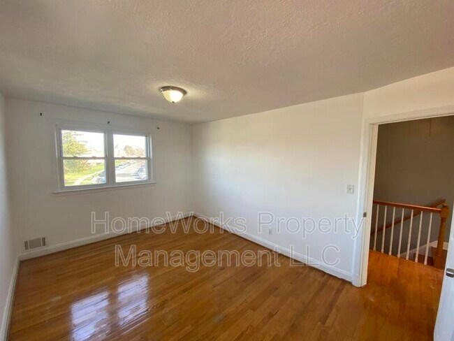 Building Photo - 1127 Deanwood Rd