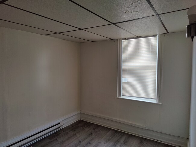 Building Photo - 388 Chew St