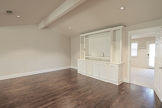 Building Photo - 3 Bed 3 Bath 3 Acres in Aubrey (FIRST MONT...