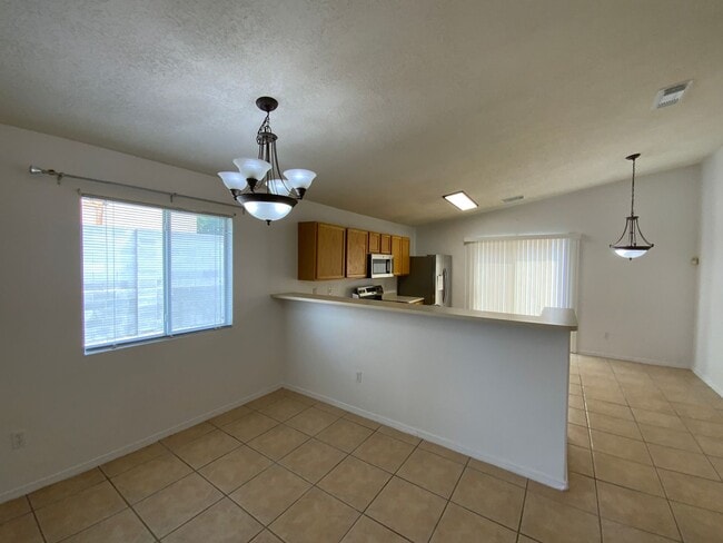 Building Photo - 4 Bedroom Single Story Home Available Near...